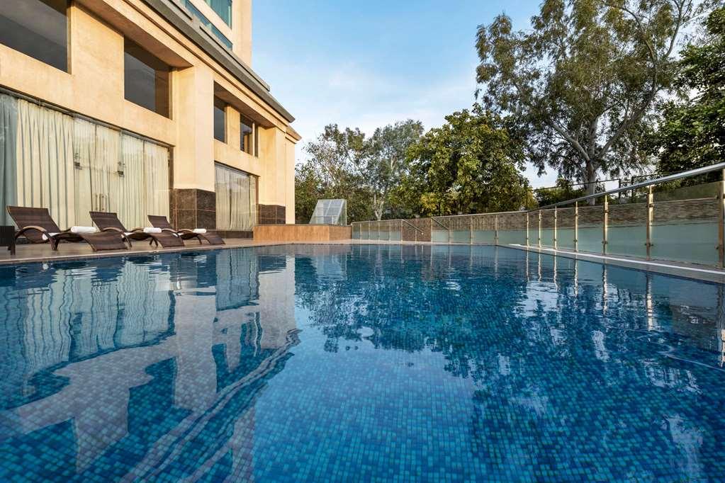 Ramada By Wyndham New Delhi Pitampura Hotel Instalações foto