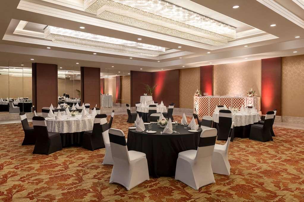 Ramada By Wyndham New Delhi Pitampura Hotel Instalações foto