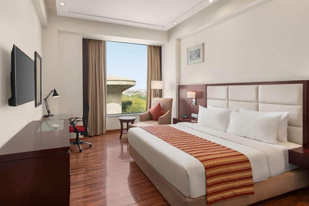 Ramada By Wyndham New Delhi Pitampura Hotel Quarto foto