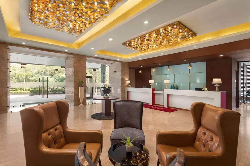 Ramada By Wyndham New Delhi Pitampura Hotel Interior foto